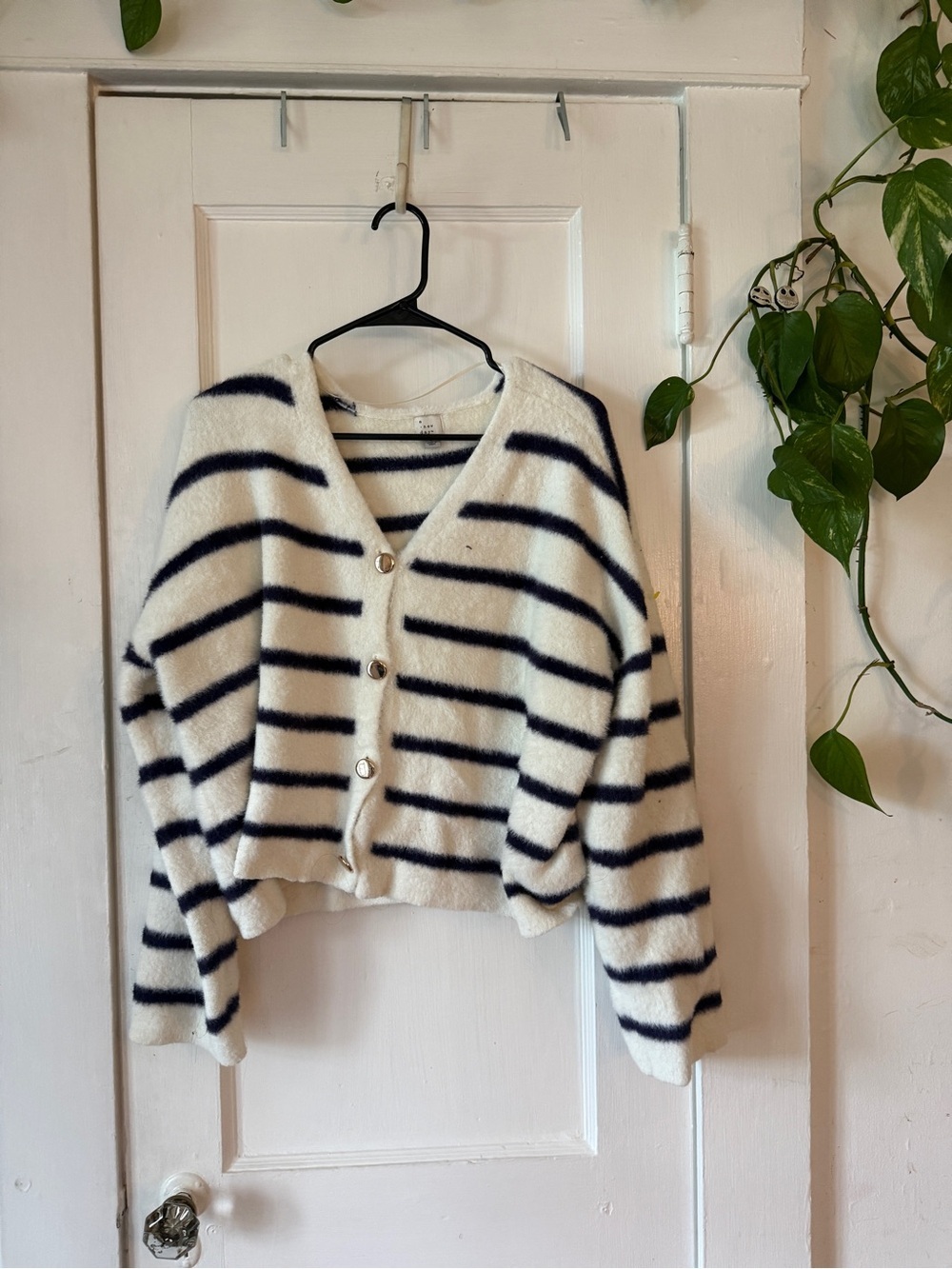 a new day White and Navy Striped V-Neck Button Cardigan size L